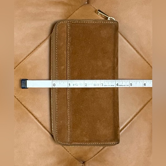 UGG Sheepskin Honey Zip Arndt Zip Wallet - Picture 13 of 14